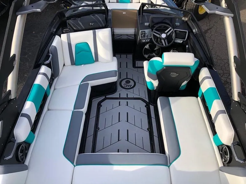 Slide: The Image of Malibu Wakesetter 21 MLX 2019 - 20