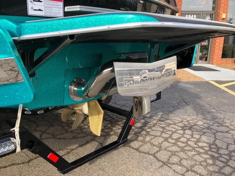 Slide: The Image of Malibu Wakesetter 21 MLX 2019 - 21