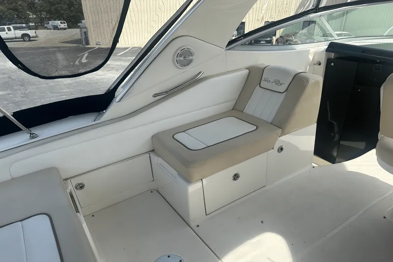 Slide: The Image of Sea Ray 310 SUNDANCER 2012 - 10