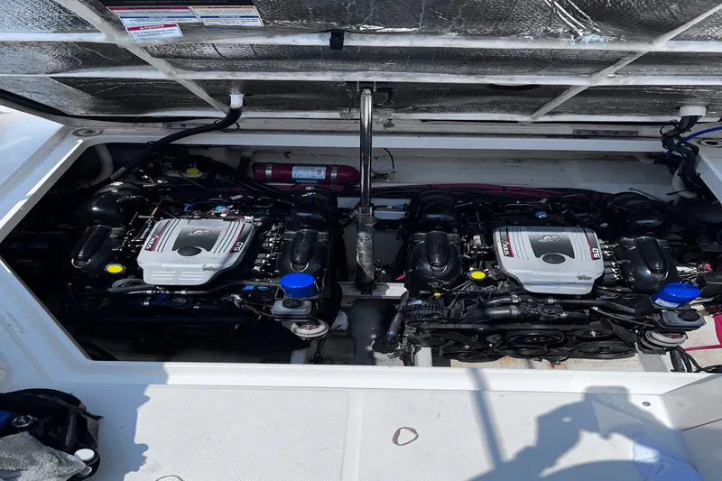 Slide: The Image of Sea Ray 310 SUNDANCER 2012 - 26