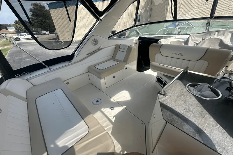 Slide: The Image of Sea Ray 310 SUNDANCER 2012 - 6