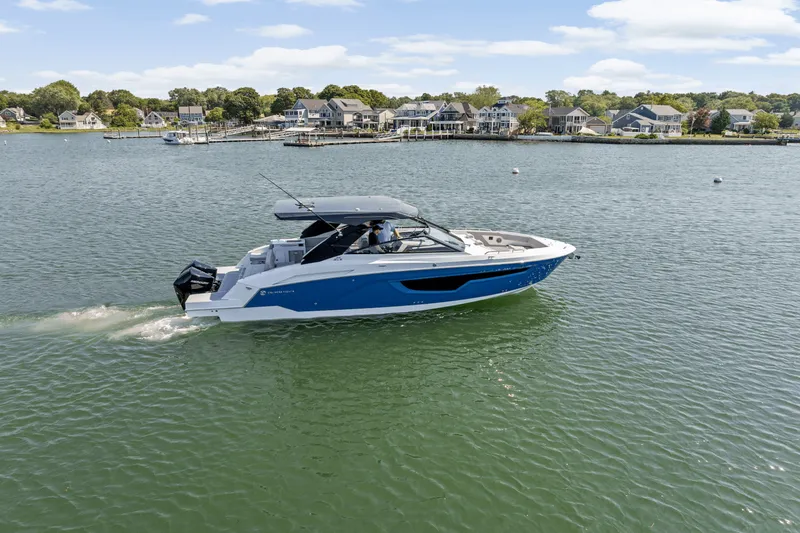 Slide: The Image of Cruisers 34 GLS Outboard 2026 - 1