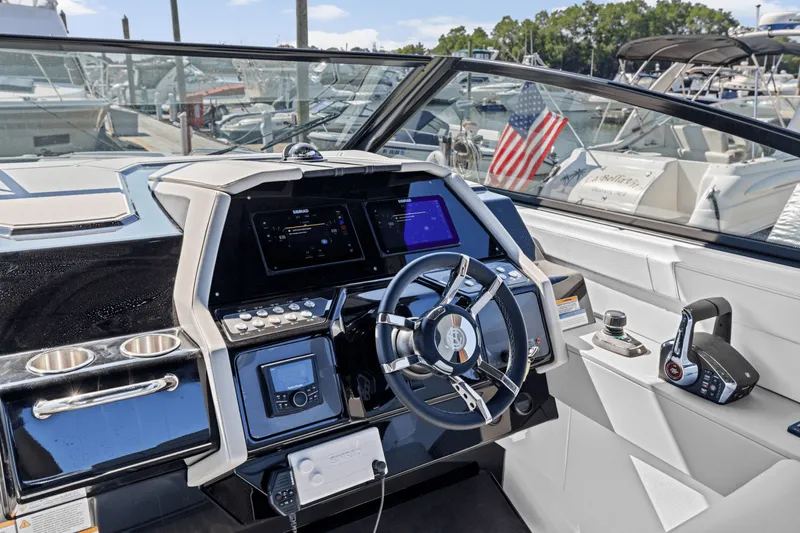 Slide: The Image of Cruisers 34 GLS Outboard 2026 - 23