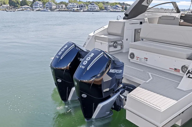 Slide: The Image of Cruisers 34 GLS Outboard 2026 - 4