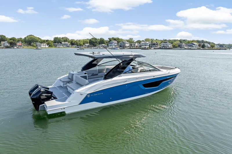 Slide: The Image of Cruisers 34 GLS Outboard 2026 - 64