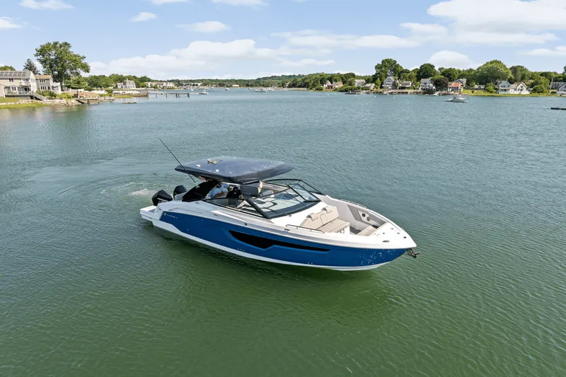 Slide: The Image of Cruisers 34 GLS Outboard 2026 - 66