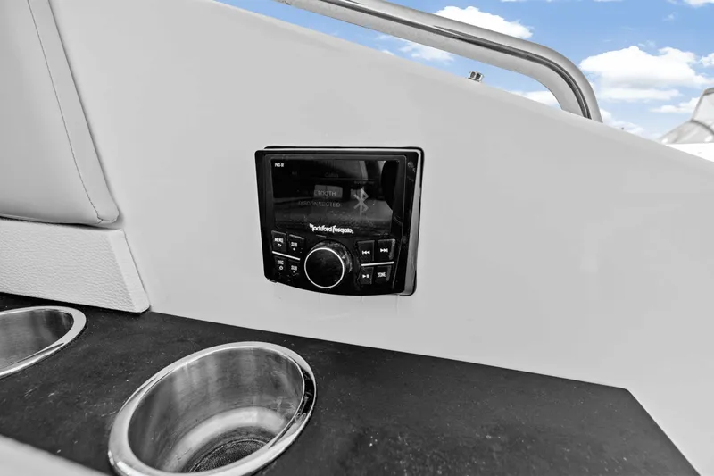 Slide: The Image of Cruisers Yachts 34 GLS Outboard 2026 - 15