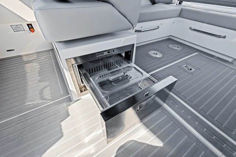 Slide: The Image of Cruisers Yachts 34 GLS Outboard 2026 - 18