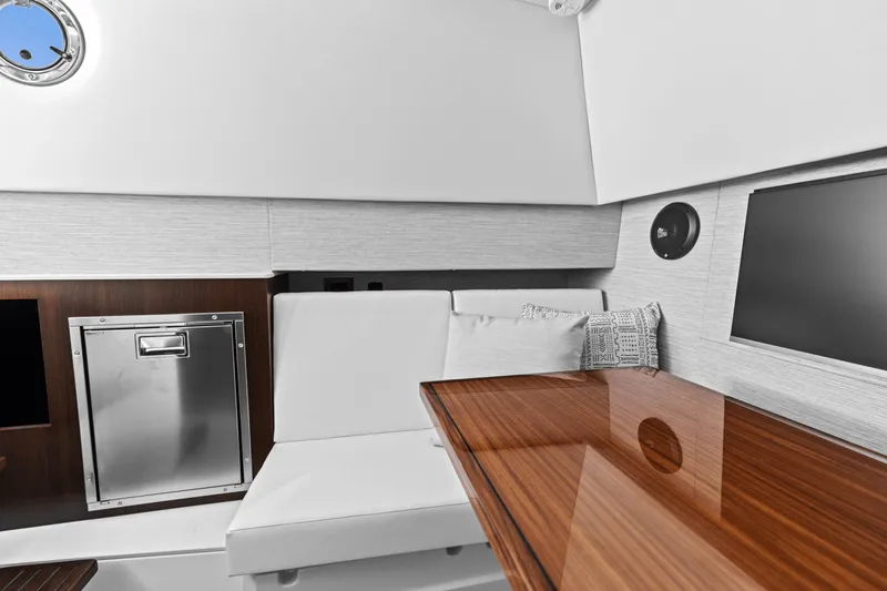 Slide: The Image of Cruisers Yachts 34 GLS Outboard 2026 - 41