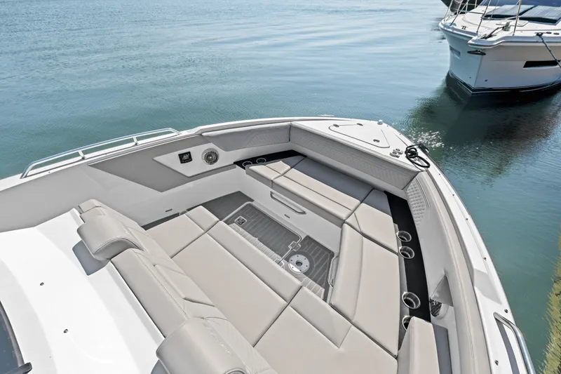 Slide: The Image of Cruisers Yachts 34 GLS Outboard 2026 - 61