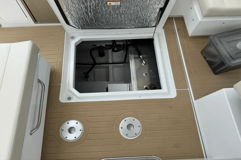 Slide: The Image of Cruisers 34 GLS 2026 - 25