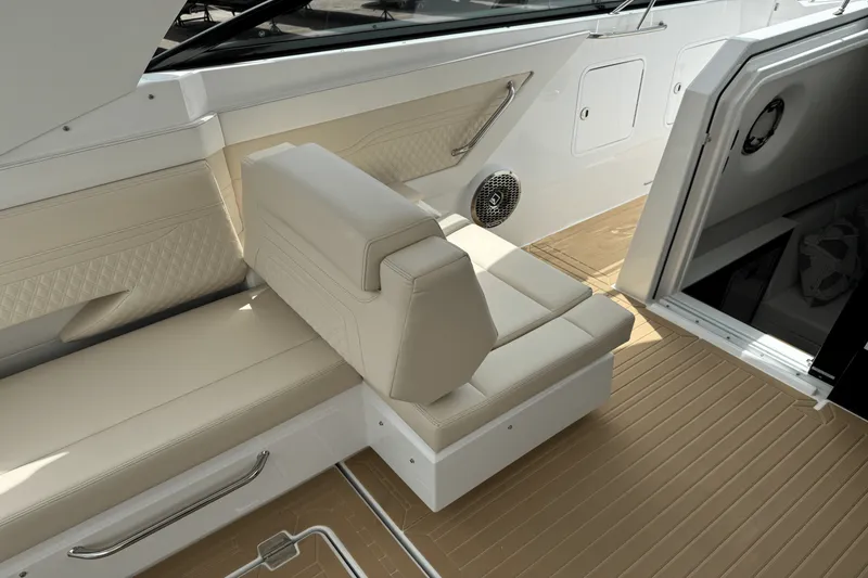 Slide: The Image of Cruisers 34 GLS 2026 - 27