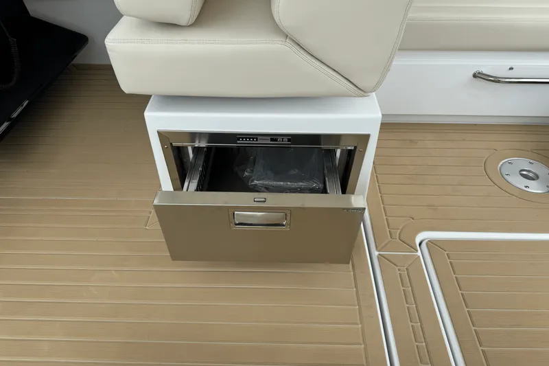 Slide: The Image of Cruisers 34 GLS 2026 - 31