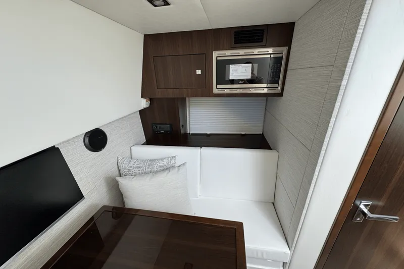 Slide: The Image of Cruisers 34 GLS 2026 - 42