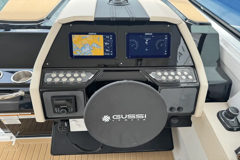 Slide: The Image of Cruisers Yachts 34 GLS 2026 - 36