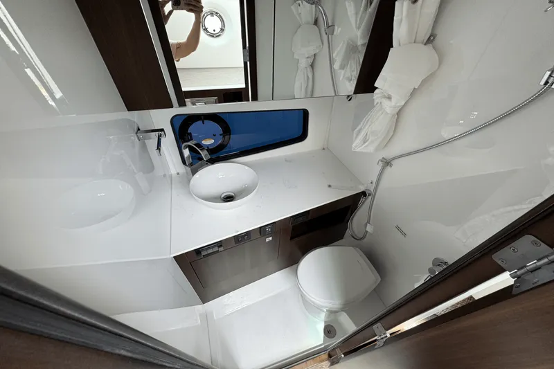 Slide: The Image of Cruisers Yachts 34 GLS 2026 - 48