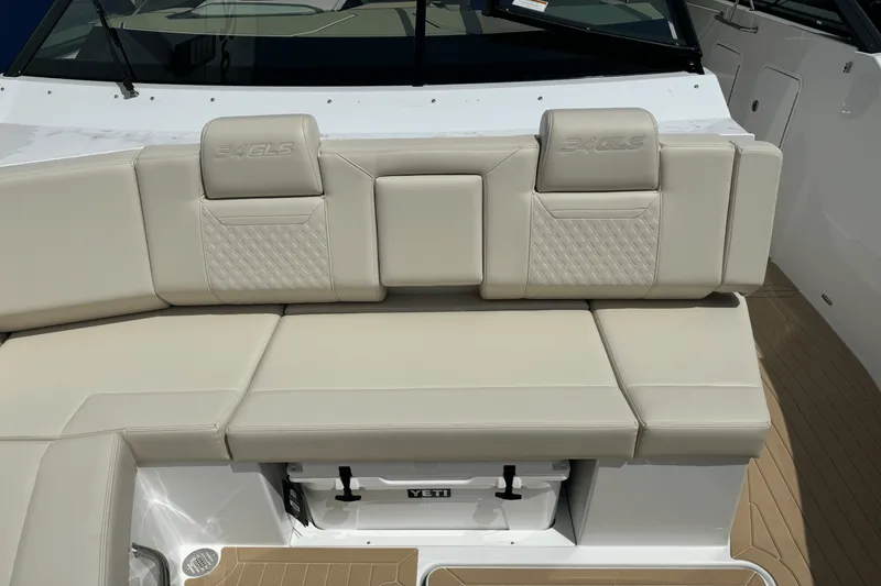 Slide: The Image of Cruisers Yachts 34 GLS 2026 - 55