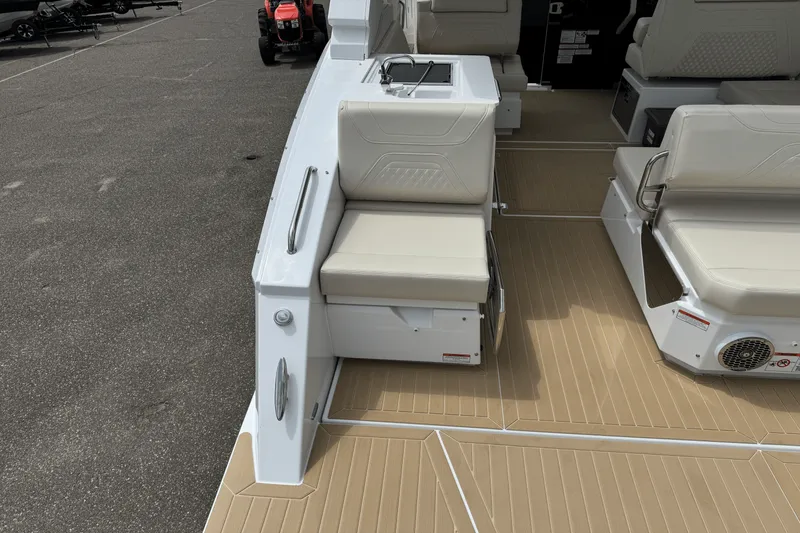 Slide: The Image of Cruisers Yachts 34 GLS 2026 - 8