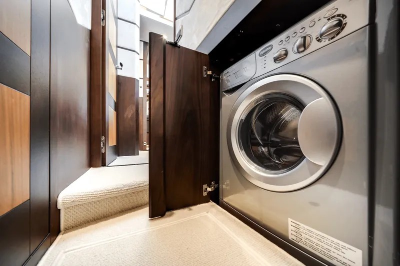 Slide: The Image of Galeon 560 SKY 2018 - 25