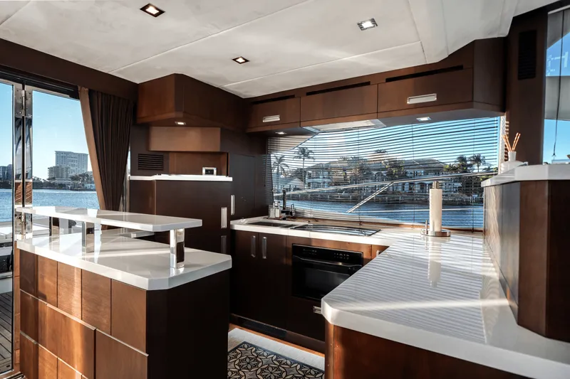 Slide: The Image of Galeon 560 SKY 2018 - 27