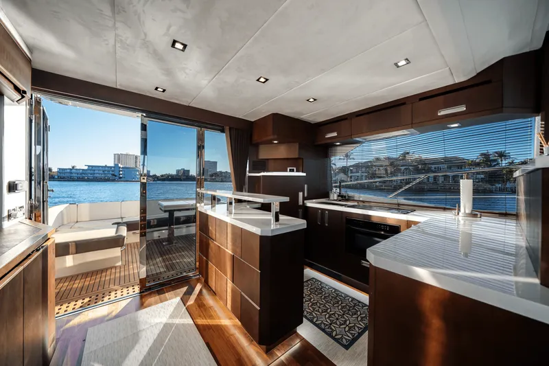 Slide: The Image of Galeon 560 SKY 2018 - 28