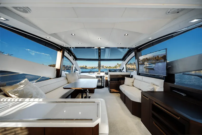 Slide: The Image of Galeon 560 SKY 2018 - 33