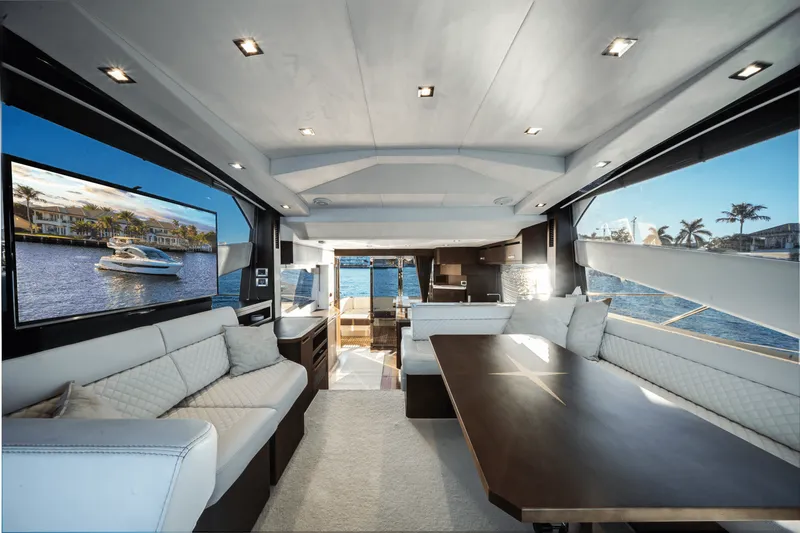 Slide: The Image of Galeon 560 SKY 2018 - 34