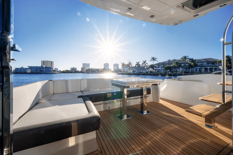 Slide: The Image of Galeon 560 SKY 2018 - 38