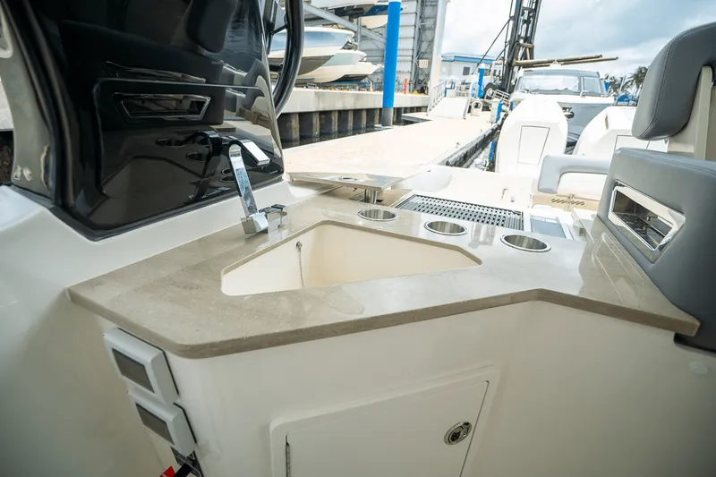 Slide: The Image of Boston Whaler 350 Realm 2025 - 13