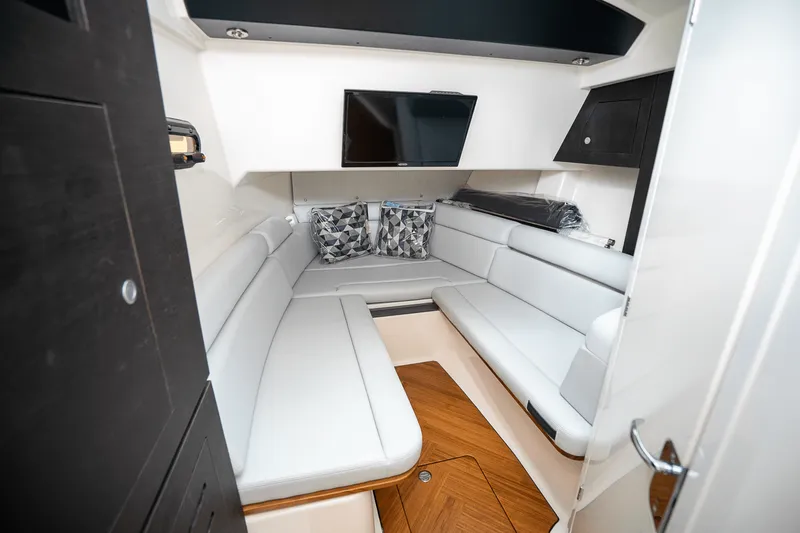 Slide: The Image of Boston Whaler 350 Realm 2025 - 18