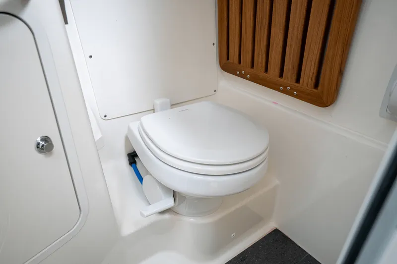 Slide: The Image of Boston Whaler 350 Realm 2025 - 25