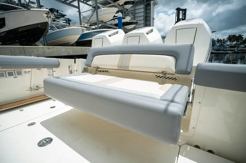 Slide: The Image of Boston Whaler 350 Realm 2025 - 7