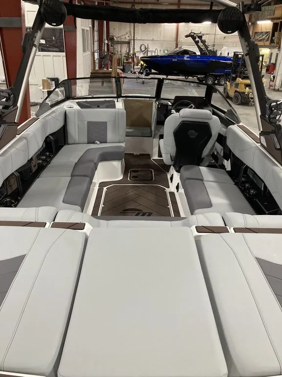 Slide: The Image of Malibu 23 LSV 2026 - 3