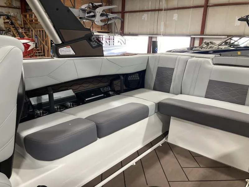 Slide: The Image of Malibu 23 LSV 2026 - 4