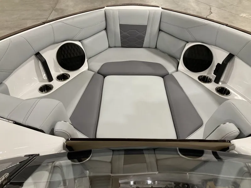 Slide: The Image of Malibu 23 LSV 2026 - 8
