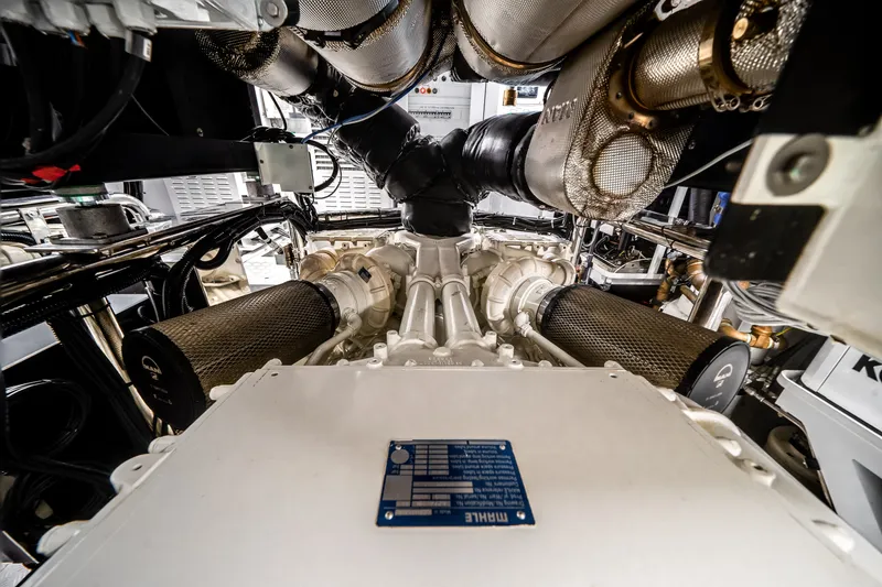 Slide: The Image of Azimut Magellano 30M 2026 - 105