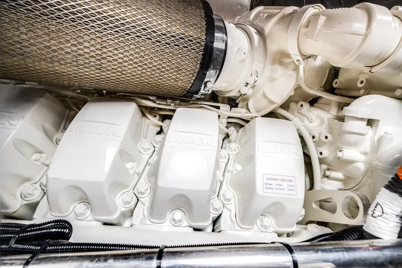 Slide: The Image of Azimut Magellano 30M 2026 - 107