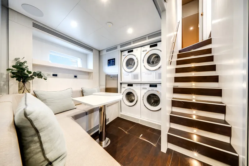 Slide: The Image of Azimut Magellano 30M 2026 - 92