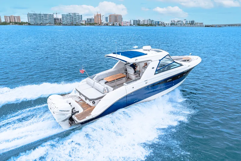 Slide: The Image of Sea Ray SLX 400 OB 2020 - 24