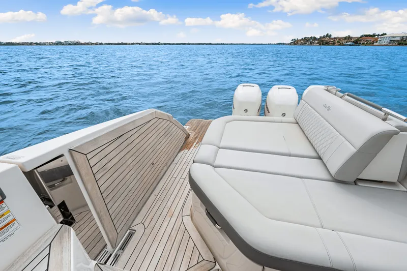 Slide: The Image of Sea Ray SLX 400 OB 2020 - 31