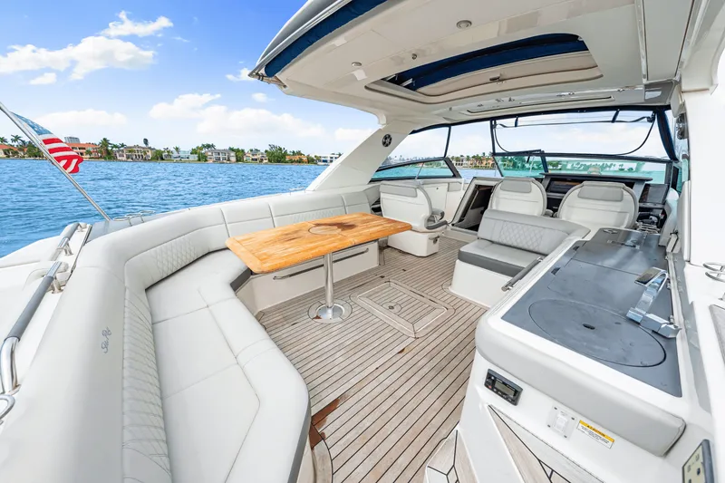 Slide: The Image of Sea Ray SLX 400 OB 2020 - 32
