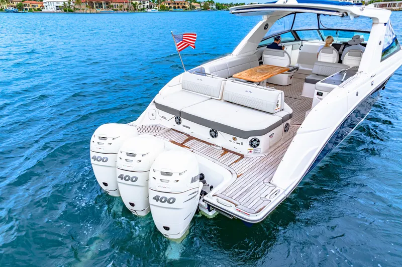 Slide: The Image of Sea Ray SLX 400 OB 2020 - 4