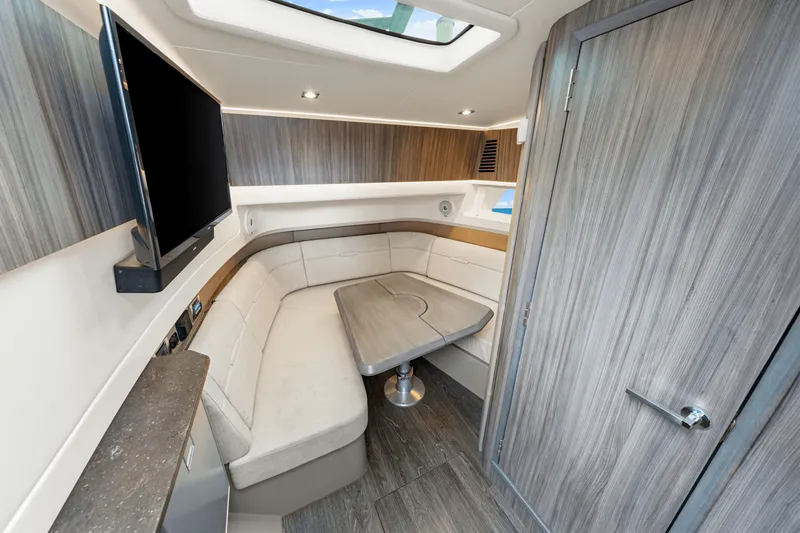 Slide: The Image of Sea Ray SLX 400 OB 2020 - 44