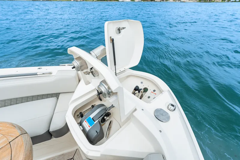 Slide: The Image of Sea Ray SLX 400 OB 2020 - 50