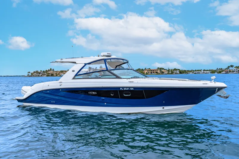 Slide: The Image of Sea Ray SLX 400 OB 2020 - 8