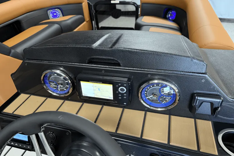 Slide: The Image of Premier 230SUNSATION 2026 - 37