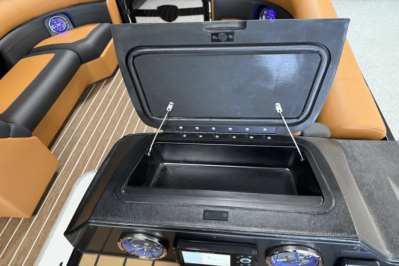 Slide: The Image of Premier 230SUNSATION 2026 - 38