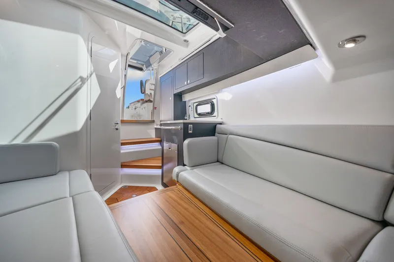 Slide: The Image of Boston Whaler 380 Realm 2026 - 25