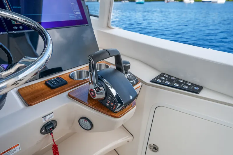 Slide: The Image of Boston Whaler 380 Realm 2026 - 36