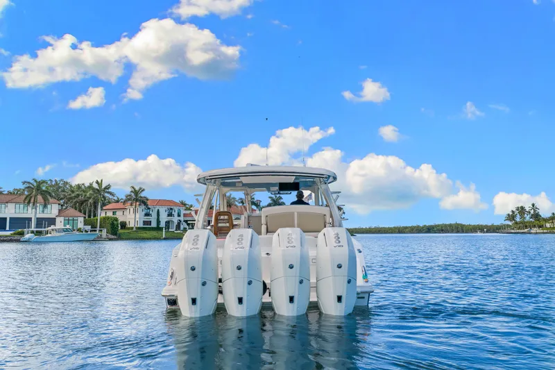 Slide: The Image of Boston Whaler 380 Realm 2026 - 17
